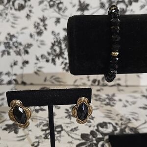 Elegant Black and Gold Jewelry Set Sy5